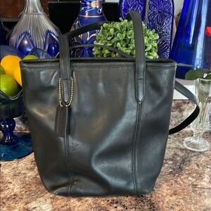Vintage Coach 9077 Black Leather Shoulder/lunch Bag